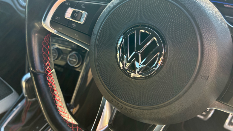 Volkswagen T-Roc 2.0 TDI SEL 5dr DSG Diesel Hatchback